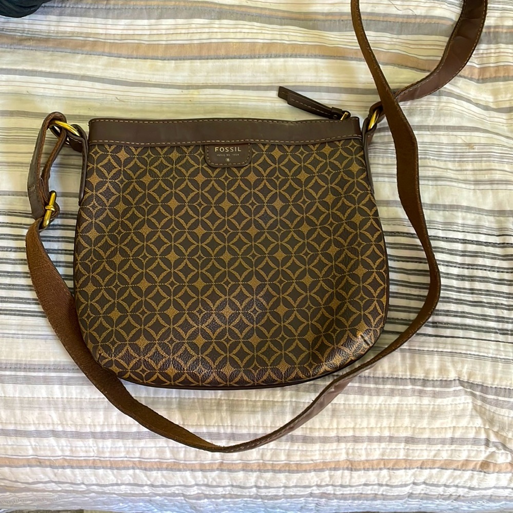 Fossil crossbody.  In like new condition.